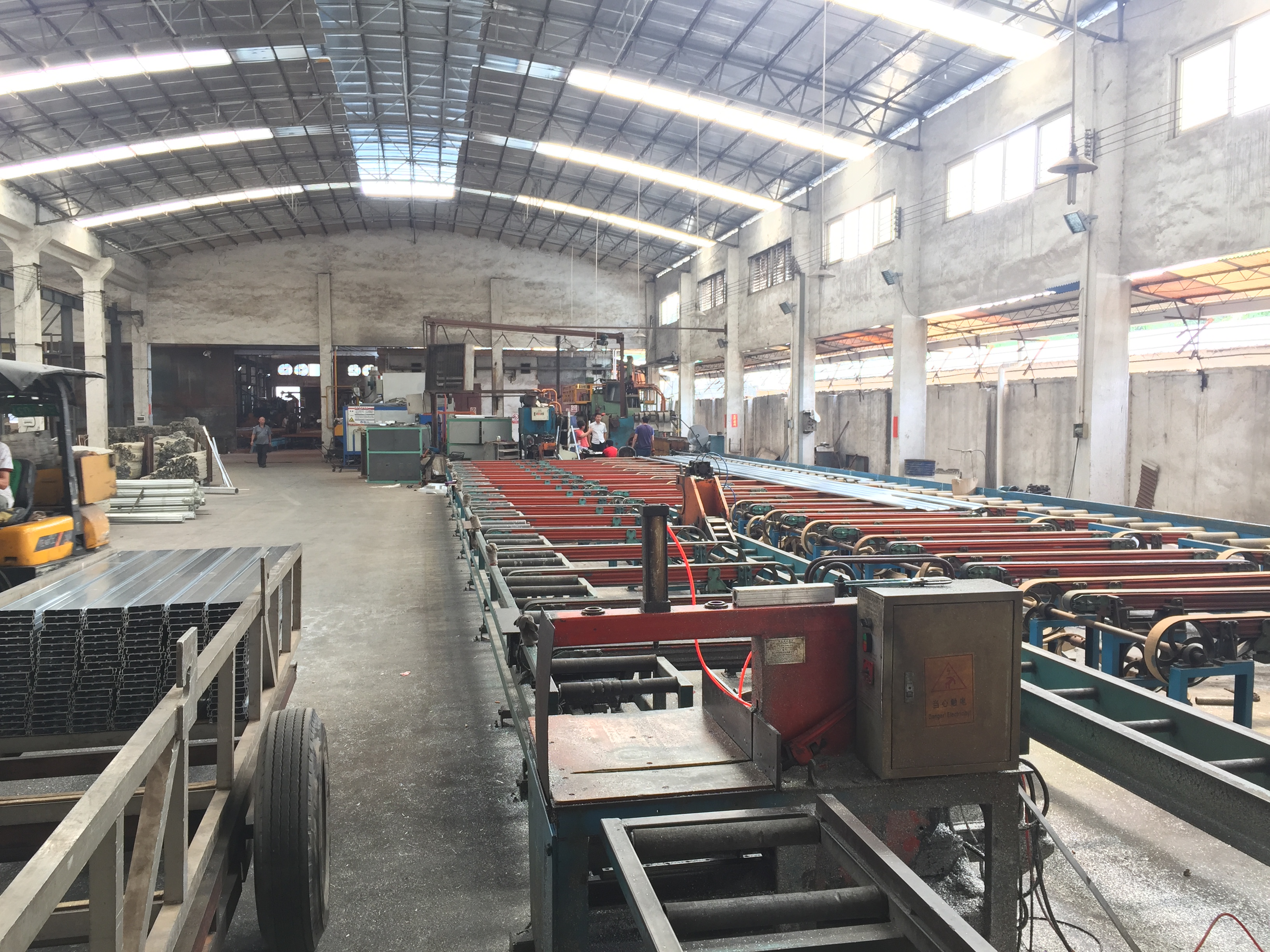 工業(yè)鋁型材開(kāi)模定制廠(chǎng)家